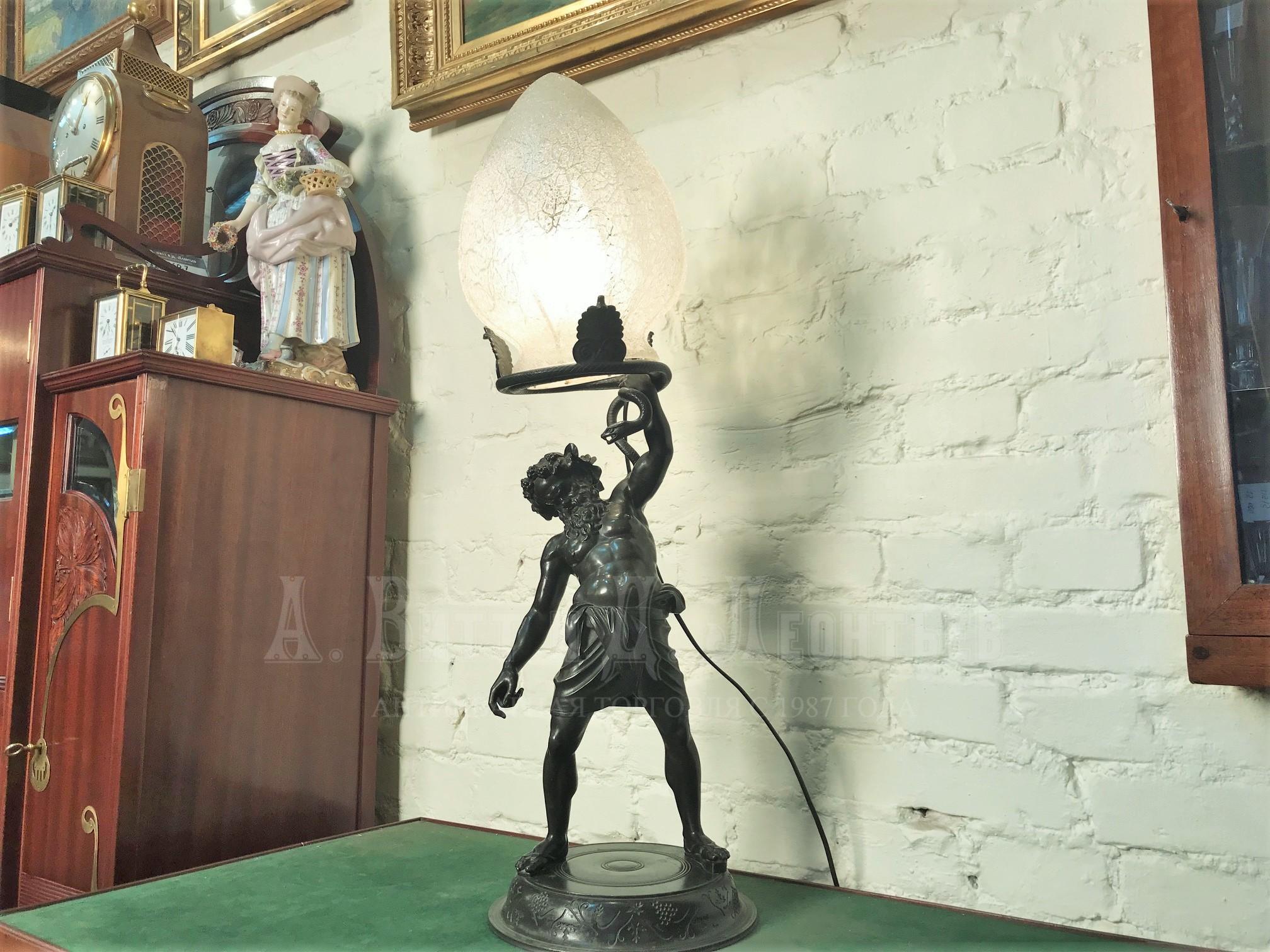 Настольная антикварная бронзовая лампа торшер Силен, Бахус со змеей в руке