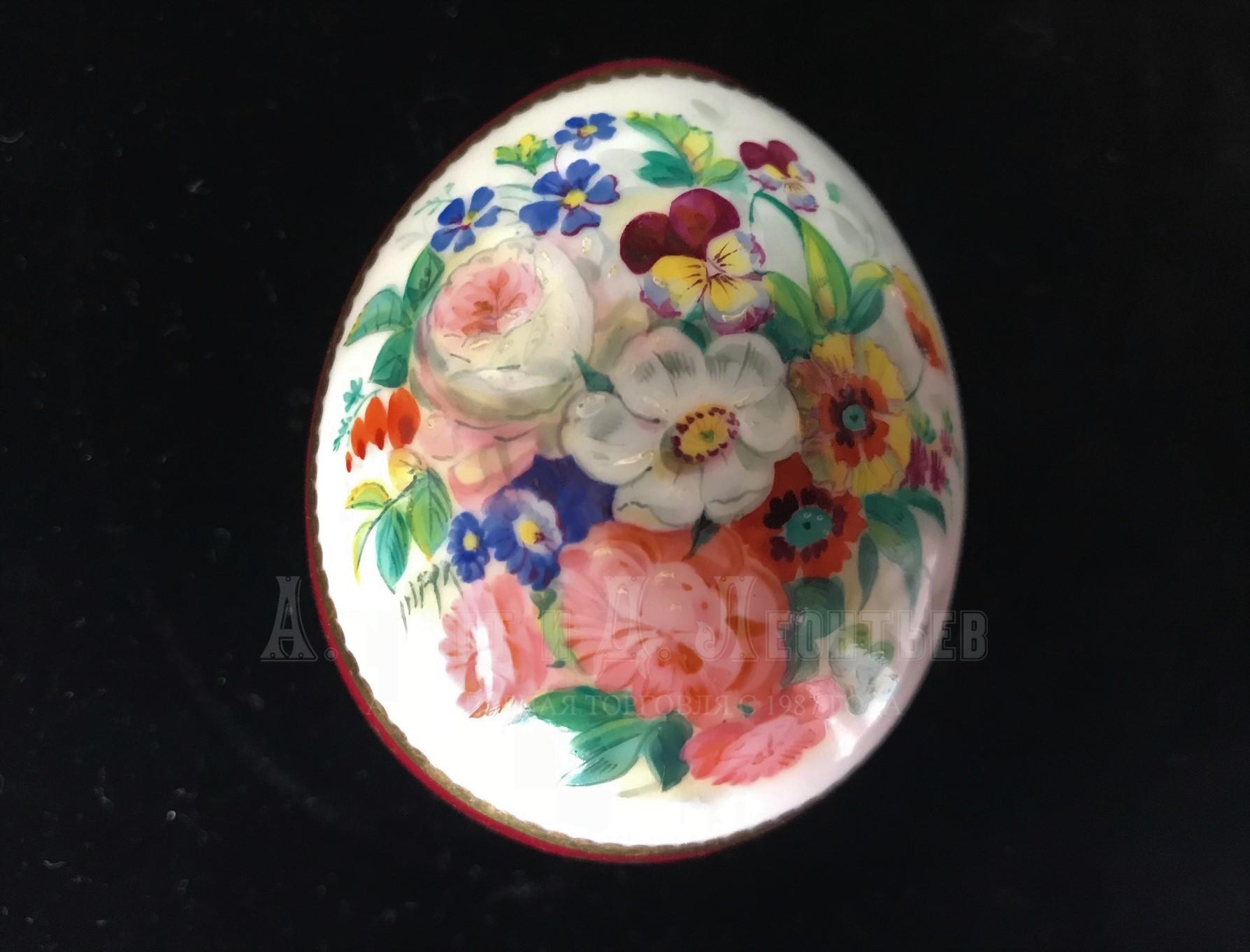 Антикварное фарфоровое пасхальное яйцо с букетом цветов ИФЗ