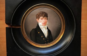 Русская портретная миниатюра портрет молодого человека на фарфоре эпоха ампир