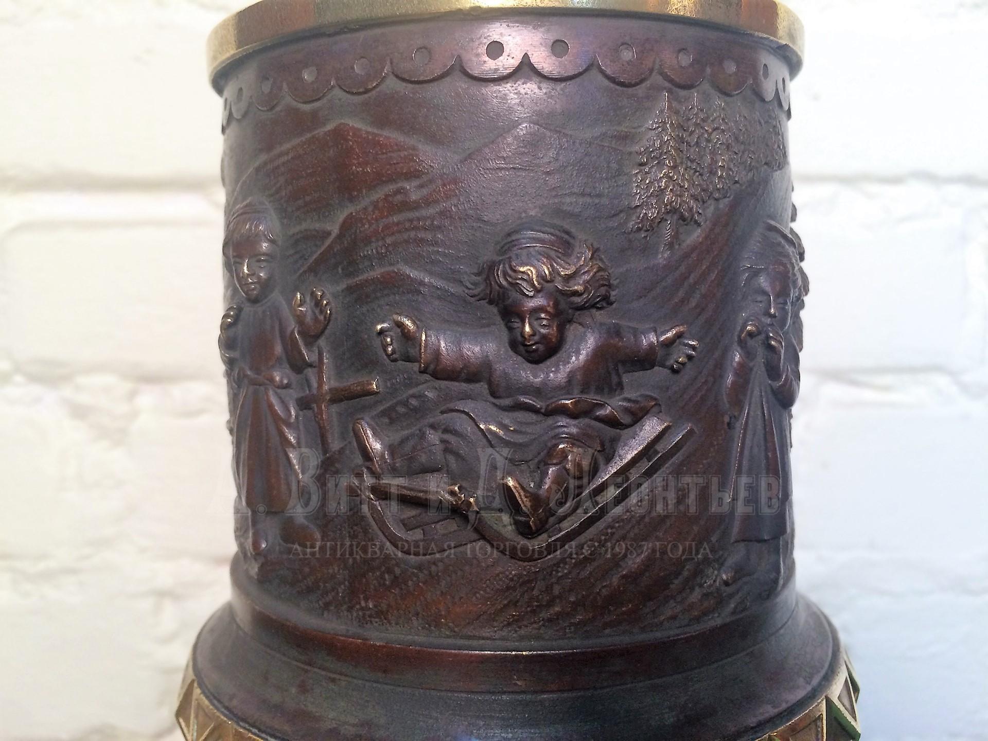 Старинная антикварная русская бронзовая ваза кубок лампа золоченая русские дети