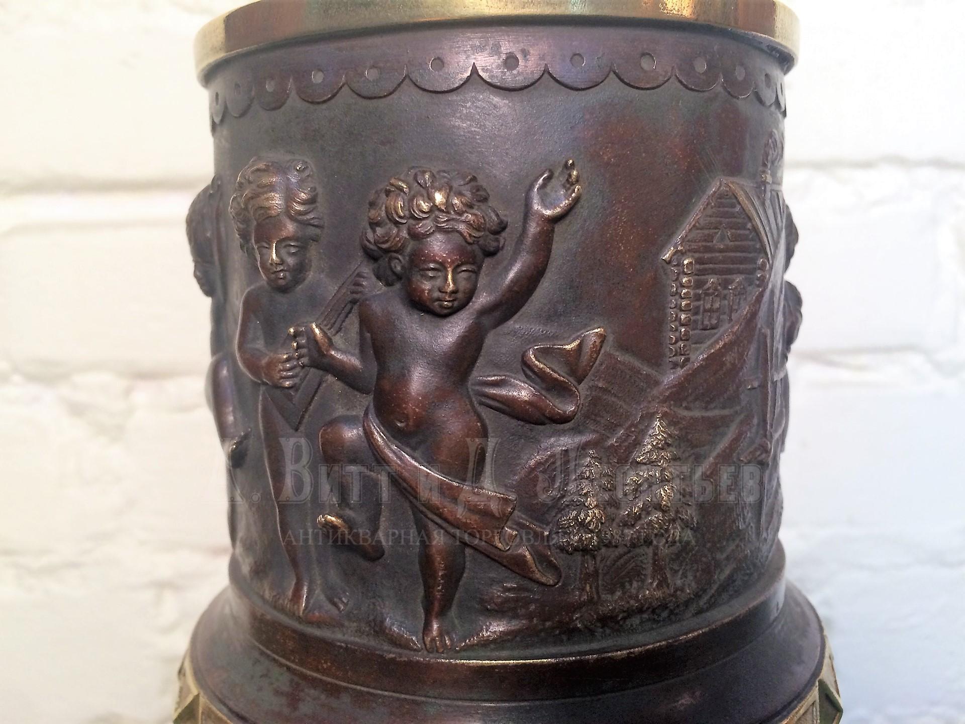 Старинная антикварная русская бронзовая ваза кубок лампа золоченая русские дети