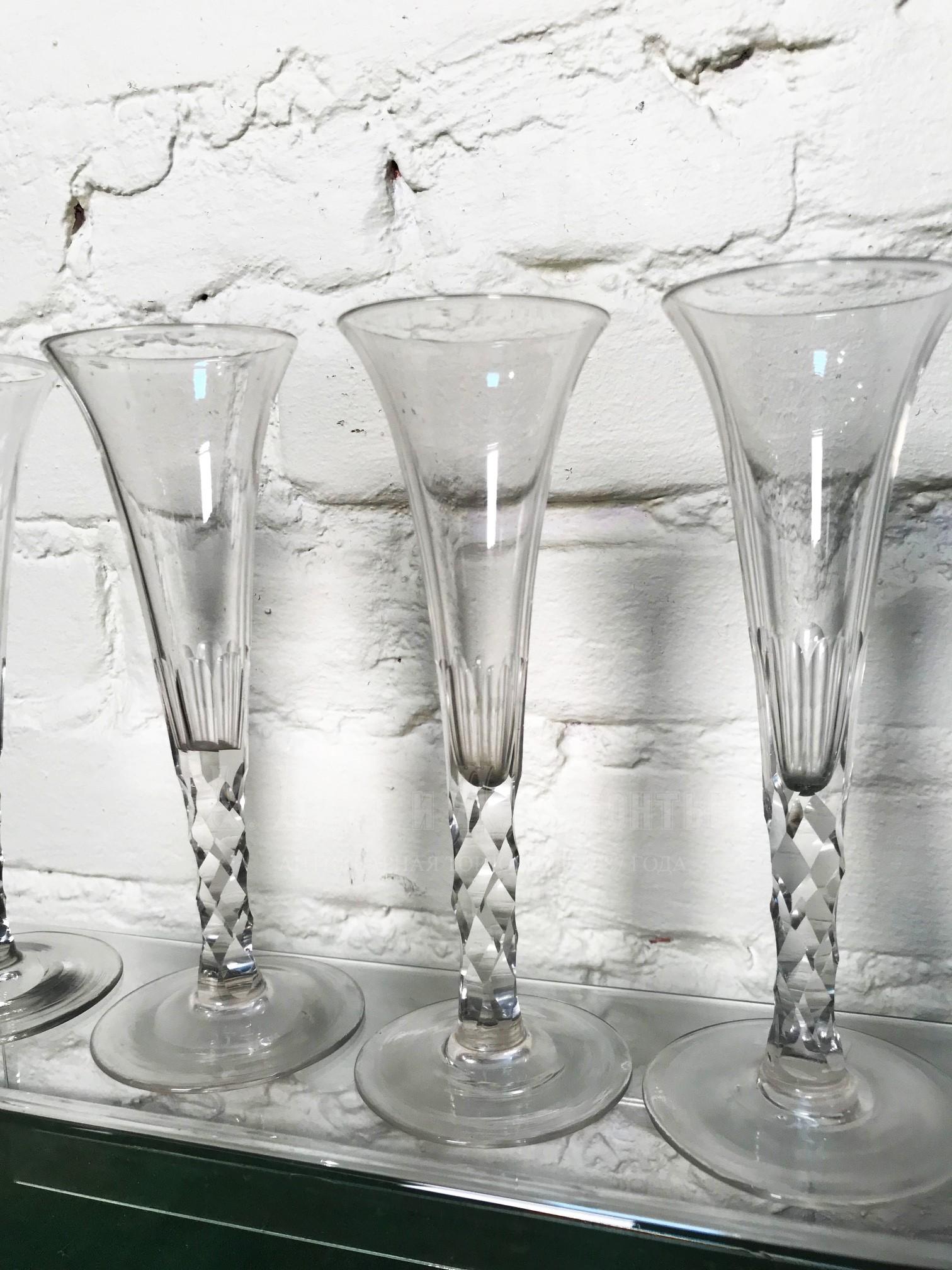 Комплект из 6 антикварных стеклянных бокалов флейт для шампанского русское стекло