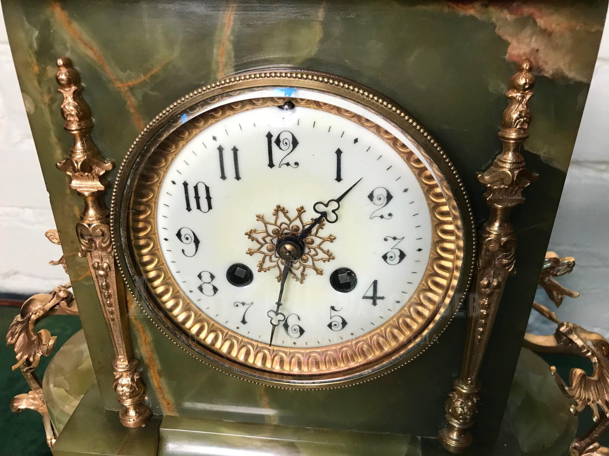 Антикварные каминные часы из оникса и бронзы Драконы