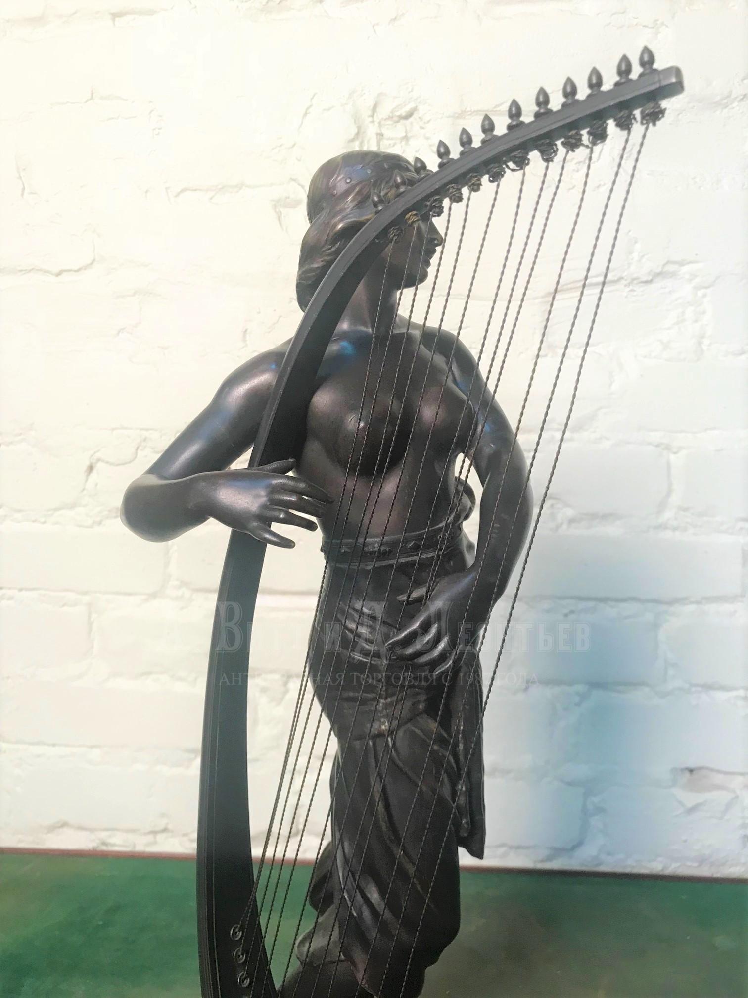 Бронзовая антикварная скульптура египетская принцесса Тахозер с арфой