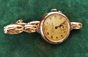 Антикварные наручные часы золотые для России Генри Мозер Henry Moser на золотом браслете