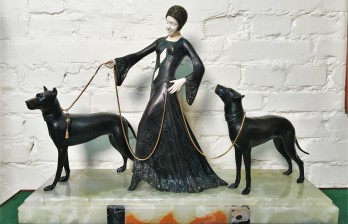 Скульптура старинная антикварная Ар Деко Девушка с собаками догами Афортунато Гори