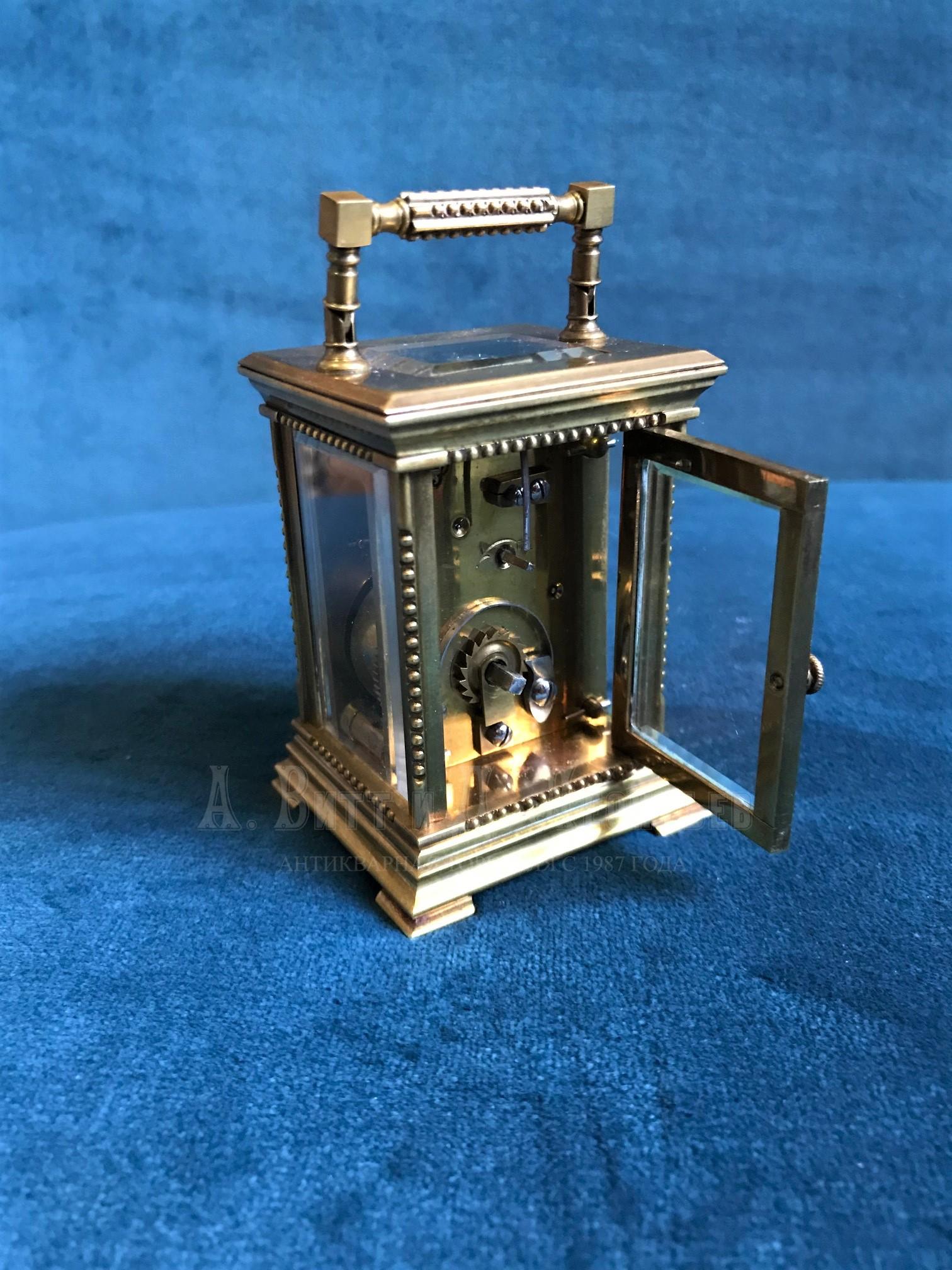 Миниатюрные антикварные старинные каретные часы каретник 