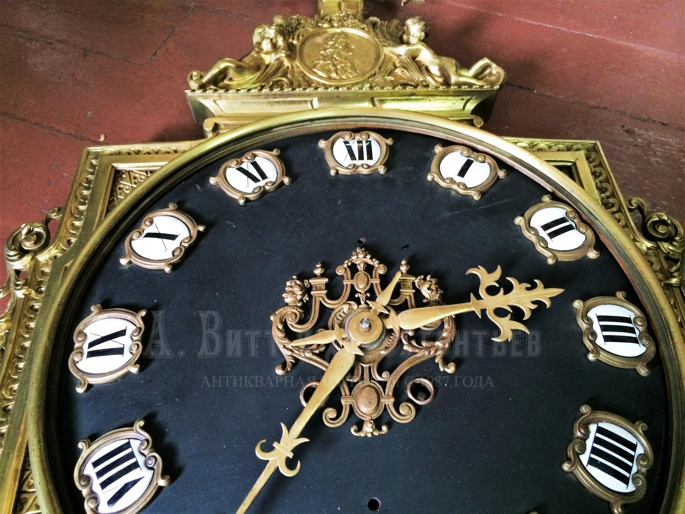 Антикварные парные часы и барометр Торичелли в бронзовых корпусах настенные