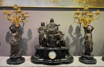 Каминные бронзовые часы Суд царя Соломона бронза мрамор