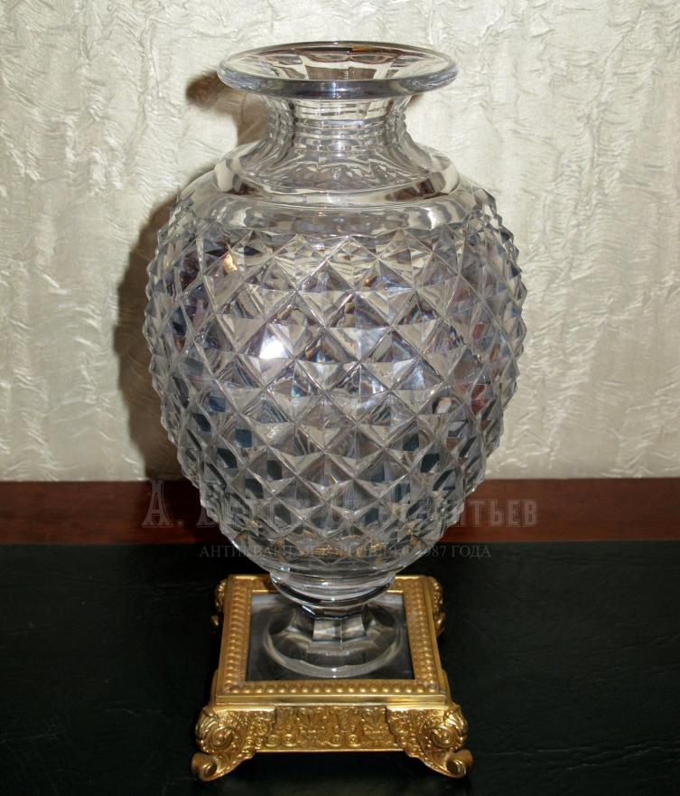 Антикварная ваза фирмы Баккара