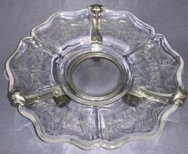 Стеклянная ваза с серебряным основанием фирмы Фаберже