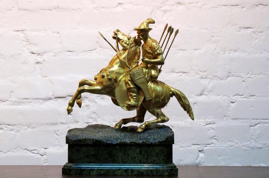 Антикварная бронзовая скульптура - Конный воин-кочевник