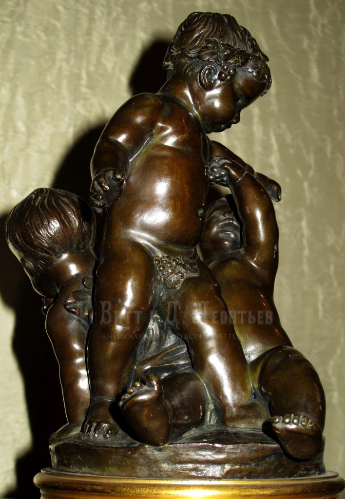 Антикварная бронзовая скульптура - Играющие Путти