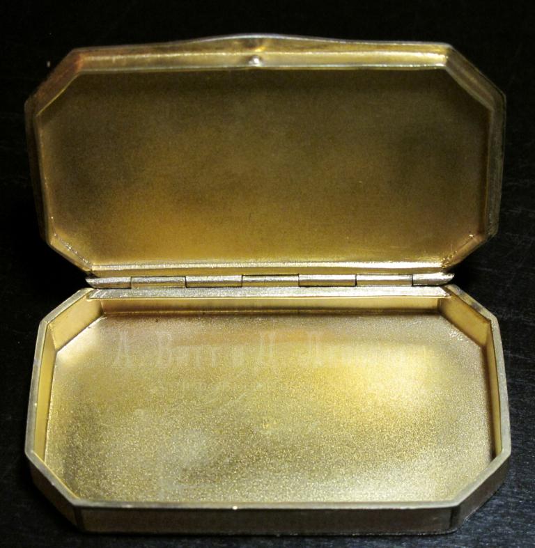Антикварная серебряная коробочка (таблеточница)