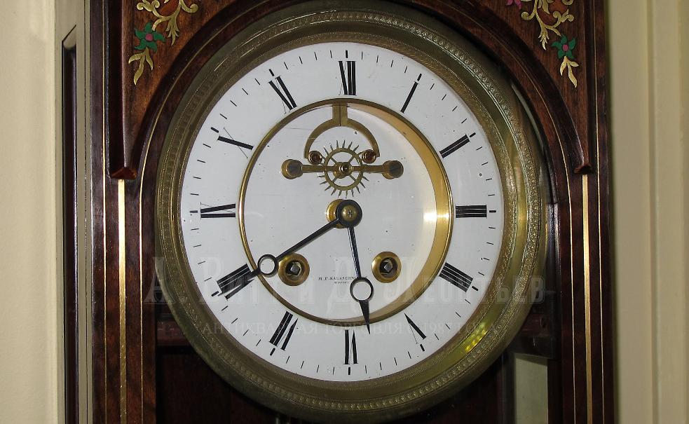 Антикварные настенные часы - М. П. Калашников