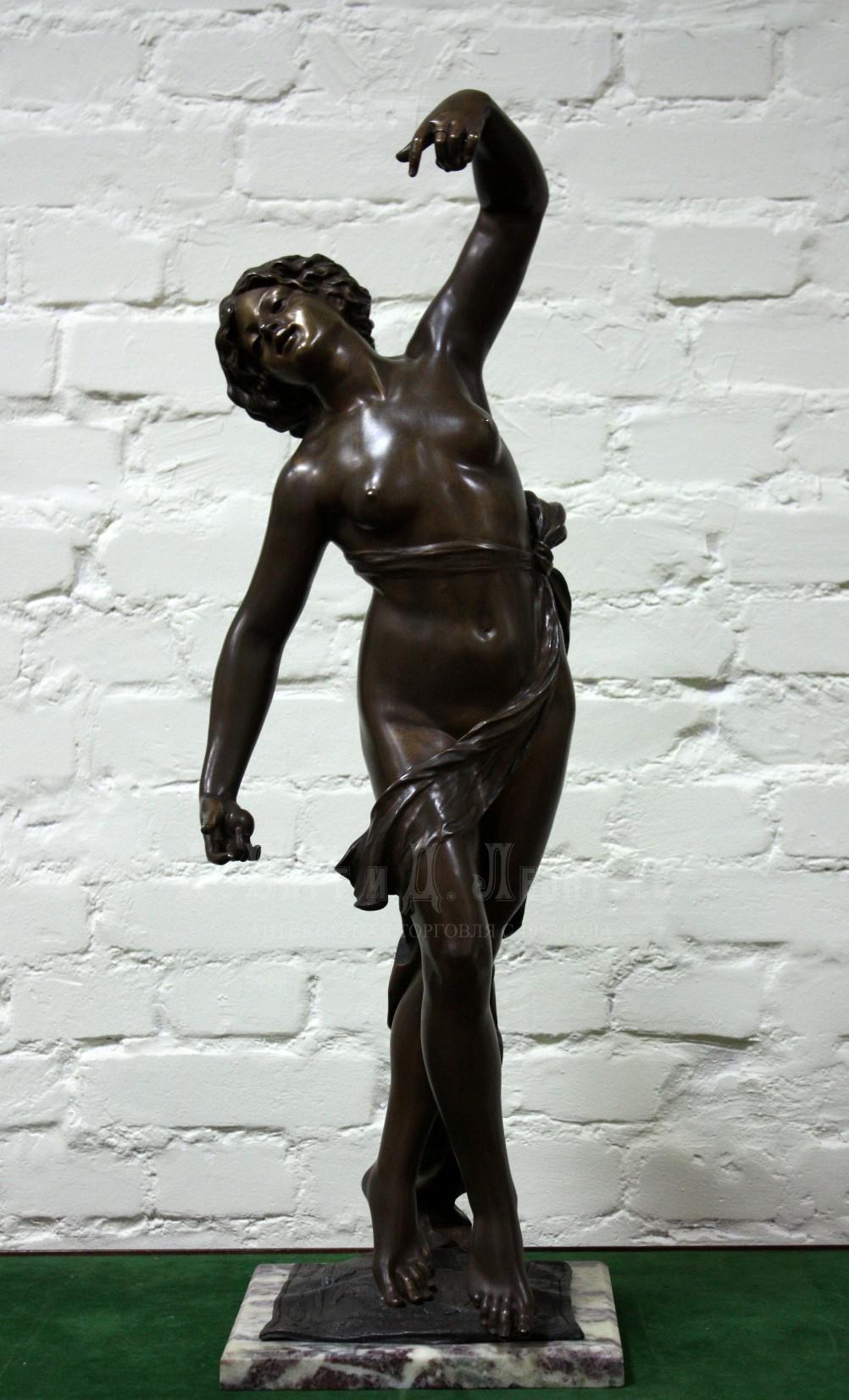Антикварная бронзовая скульптура - Танцующая с кастаньетами