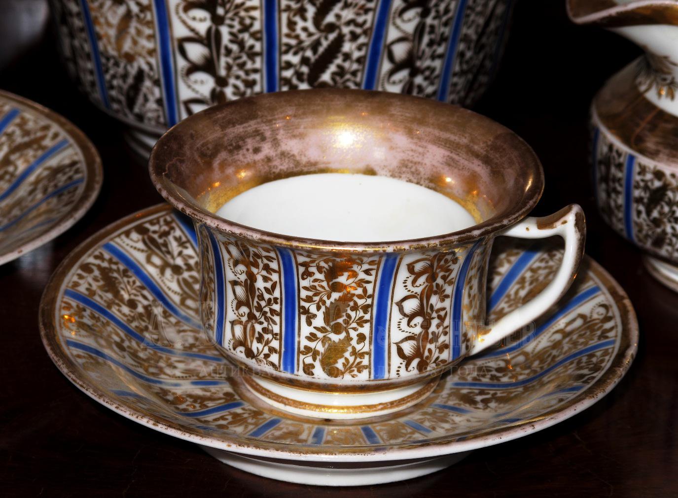 Антикварный фарфоровый чайный сервиз фабрики братьев Гулиных