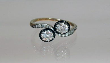 Антикварное кольцо с бриллиантами.