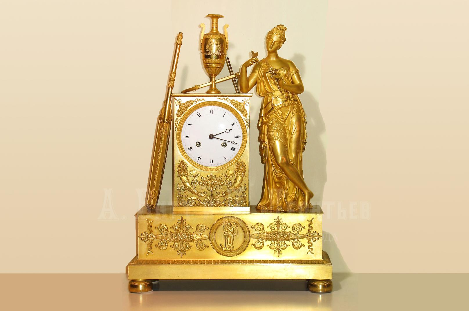 Аллегория верности - Антикварные каминные часы