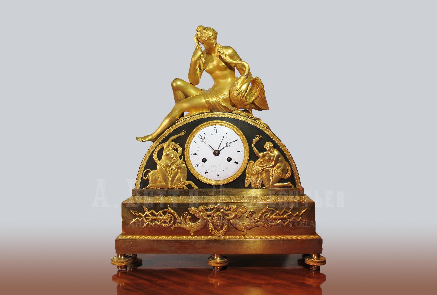 Увлечения Зевса - Антикварные бронзовые каминные часы