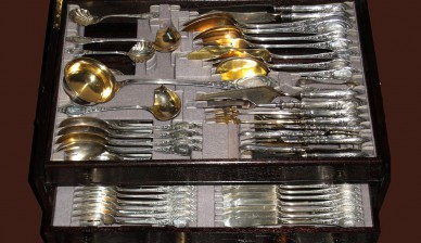 Антикварный серебряный набор столового серебра на 12 персон 900 пр.