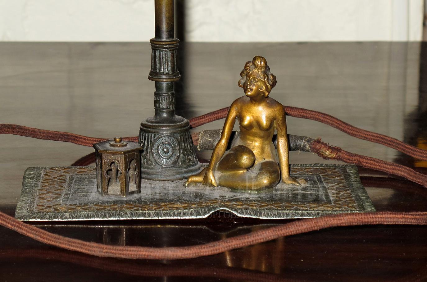 Антикварная настольная лампа Венская бронза