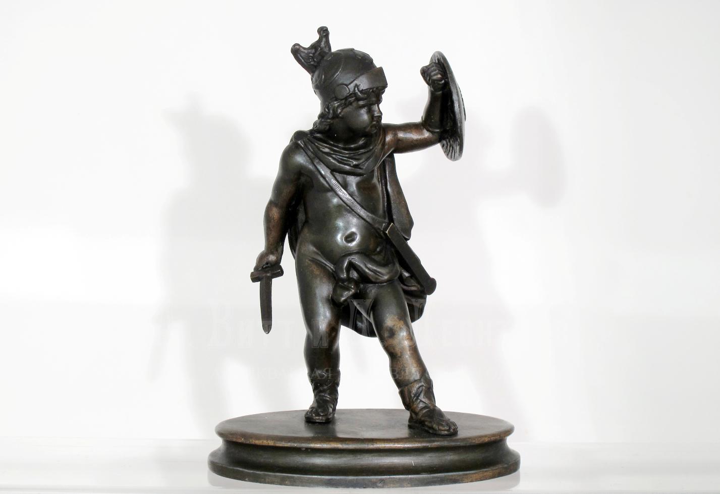 Юный воин - антикварная статуэтка