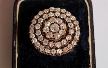 Антикварное кольцо из золота 56 пробы с бриллиантами