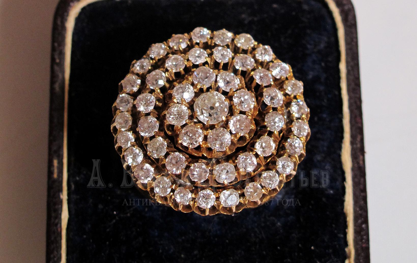 Антикварное кольцо из золота 56 пробы с бриллиантами