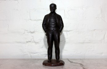 Скульптура Ленина