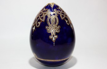 Антикварное фарфоровое пасхальное яйцо