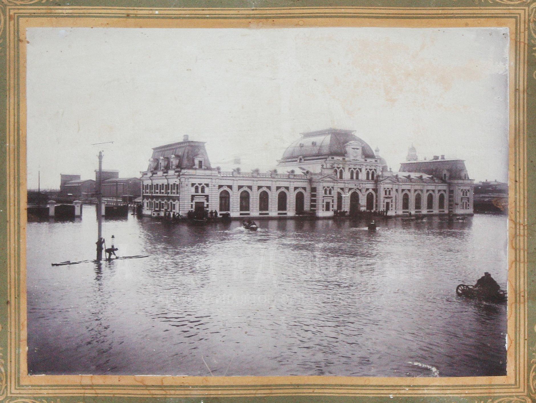 Антикварная фотография - Павелецкий вокзал во время наводнения 1908 года