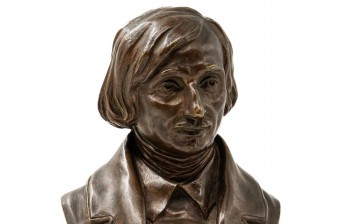 Бюст Н. В. Гоголя